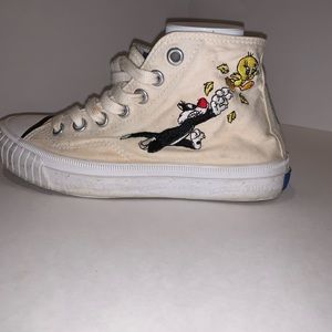 Vintage 1993 Looney Tunes Keds